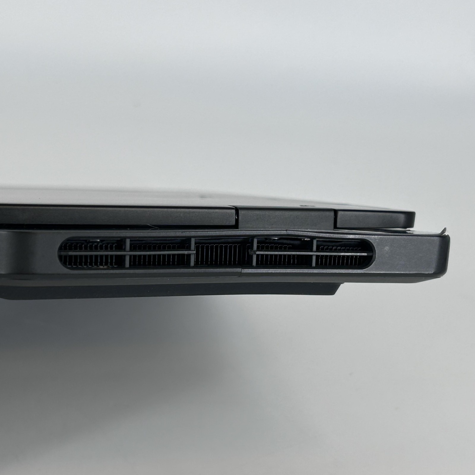 Lenovo Legion Slim 7 15.6 165Hz FHD 3.3 GHz Ryzen 9 5900HX 32GB 2TB SSD RTX 3060