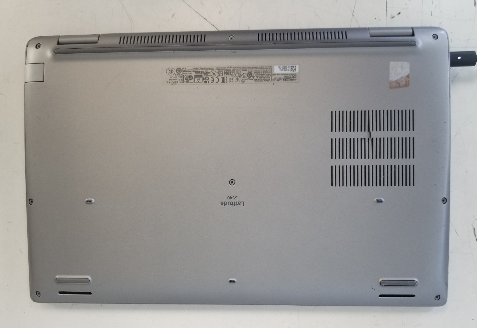 Dell Latitude 5540 / Intel Core i5-1345U 4.35GHz / 8GB RAM / NO SSD/OS
