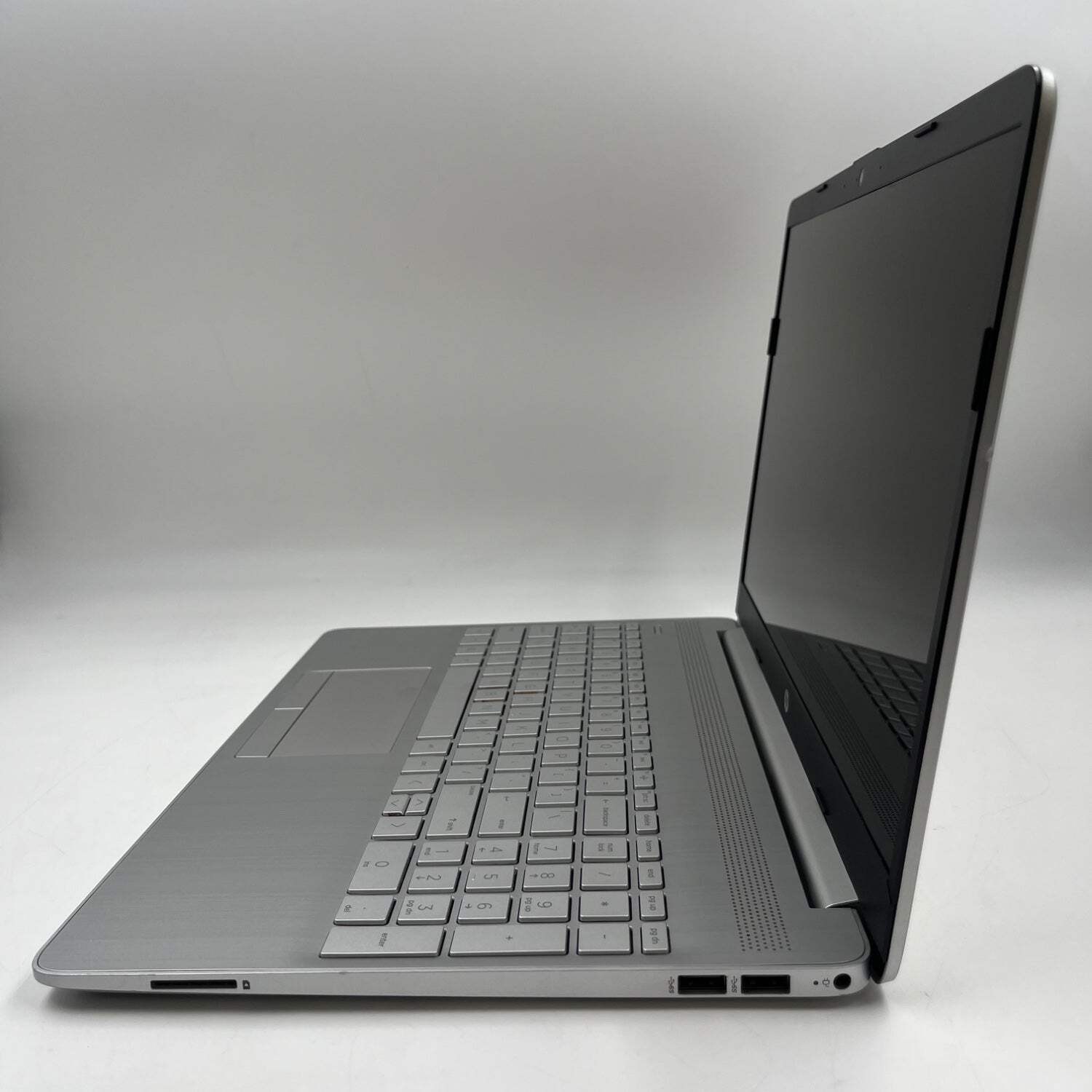 HP 15-dw2025cl 15.6″ i5-1035G1 1.0GHz 12GB SDRAM 1TB HDD