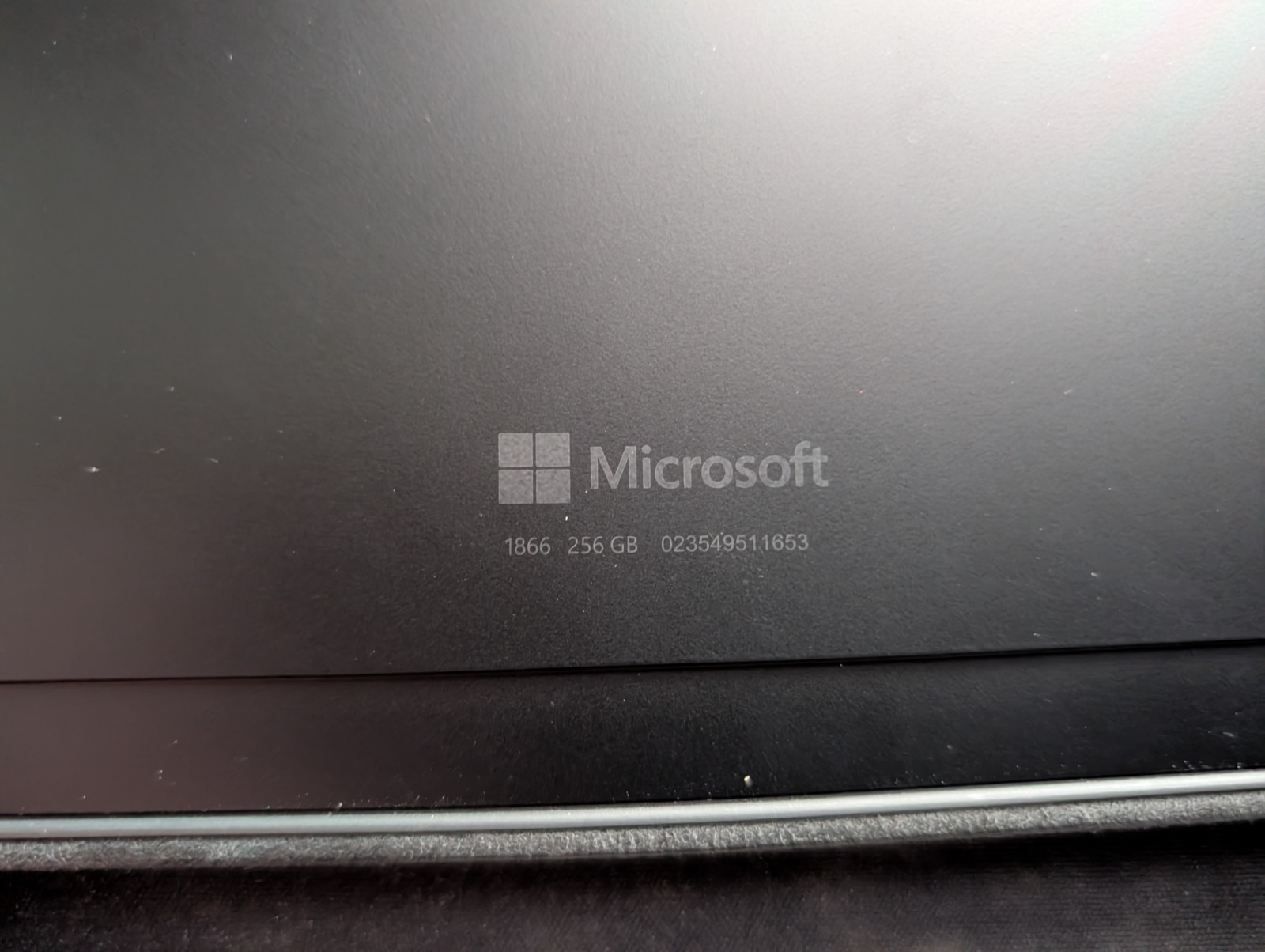Surface Pro 7 i5-1035G4 8GB 256GB Win 11 w/ Keyboard – As Is No AC