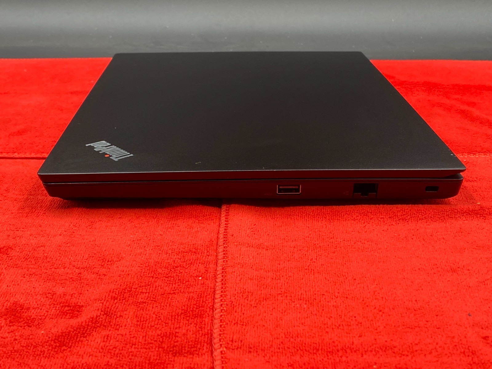 LENOVO THINKPAD E14 14″ FHD i5-10210U 8GB RAM 256GB SSD WINDOWS 11 BATTERY 84%