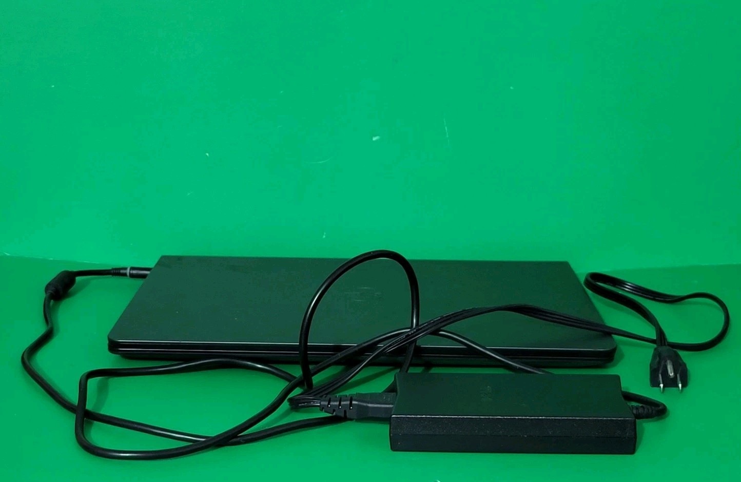 Dell Latitude 3550 15.6″ i5-5200U 2.2GHz 4GB RAM 500GB HDD For Parts As Is