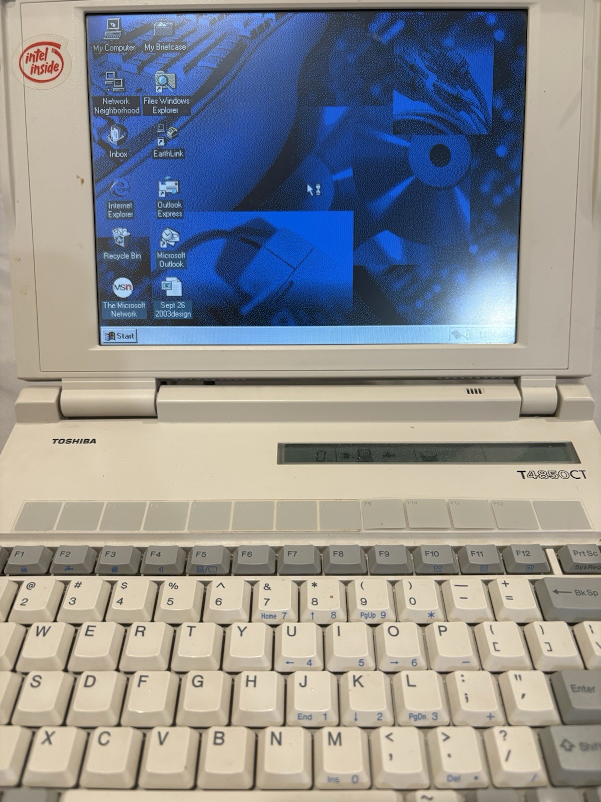Vintage Toshiba Satellite T4850CT 486-DX4-75 Laptop Tested Works Win 95