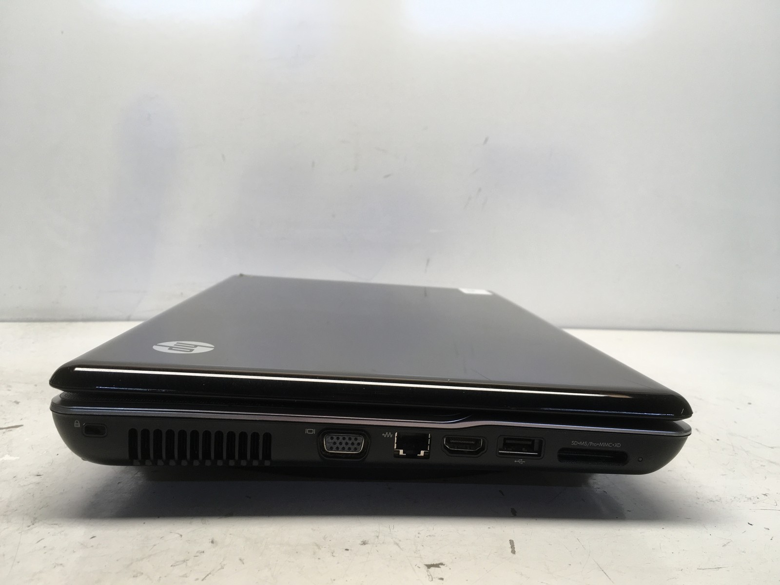 HP G61-429WM AMD Sempron M120 2100MHz 3 GB NO HDD No Batt