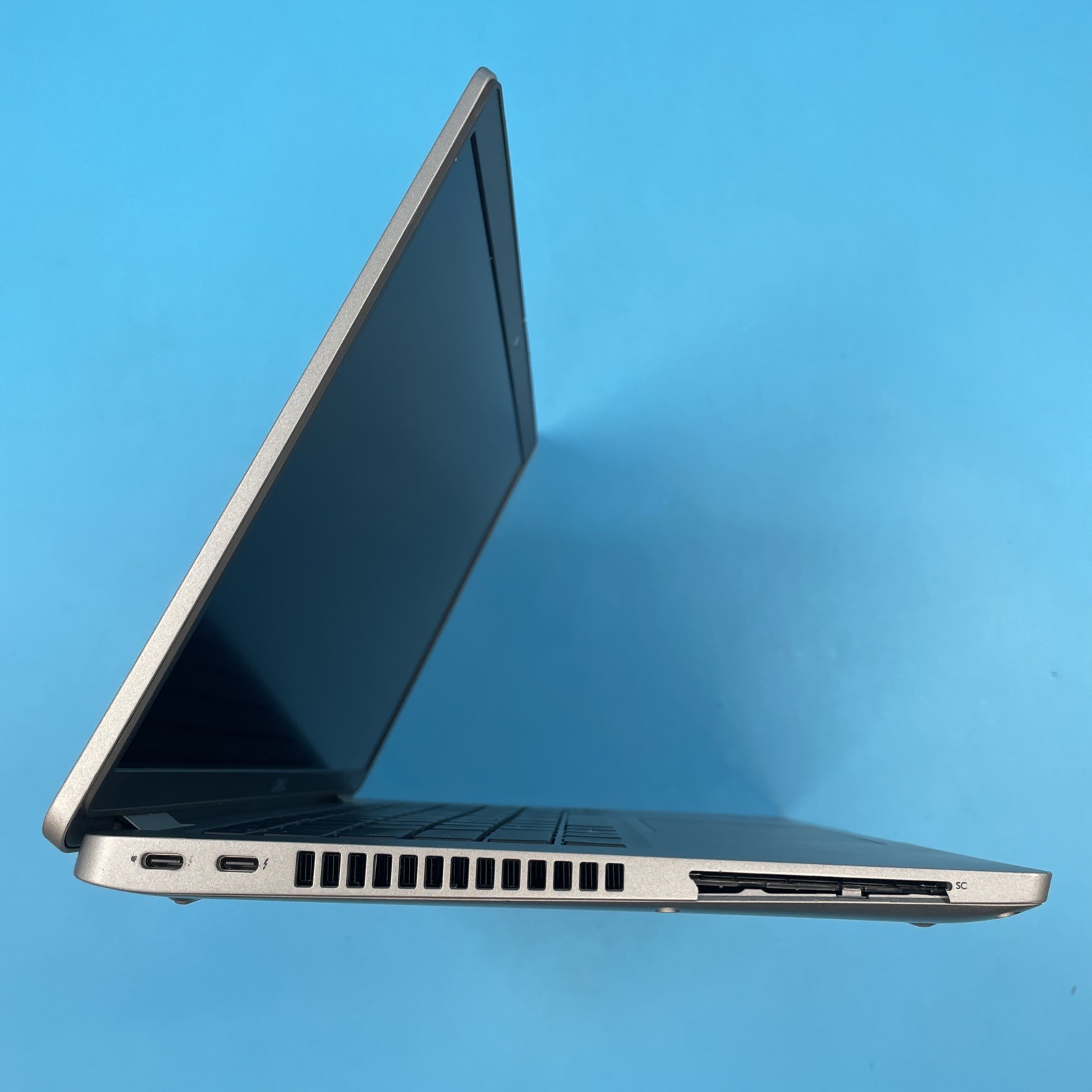 Dell Latitude 5420 | i7-1185G7 | 16GB RAM | 256GB SSD | NO OS | 49% BATT