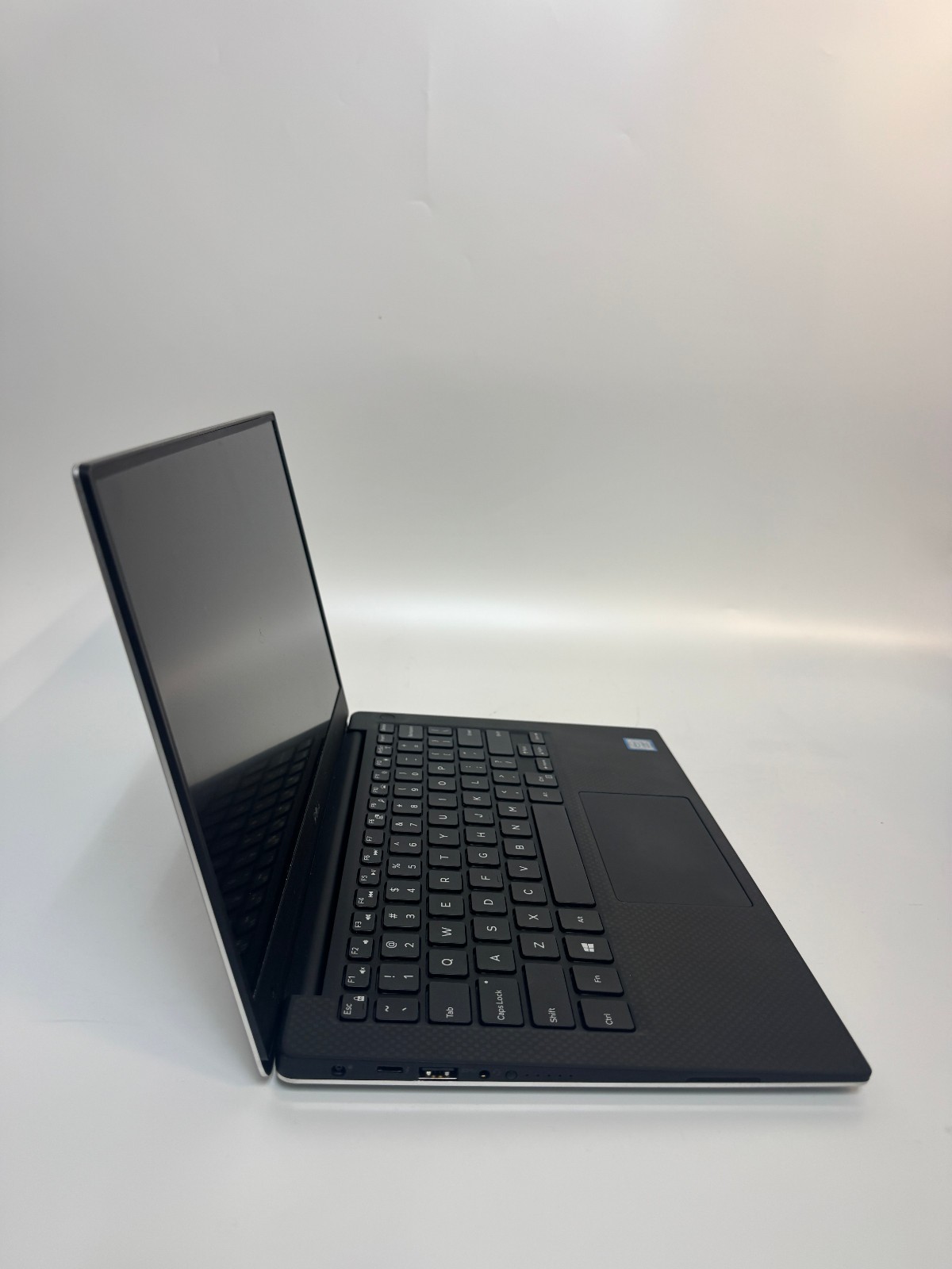Dell XPS 13″ | i7-8550U | 8GB RAM | 1TB M.2 | Win 11