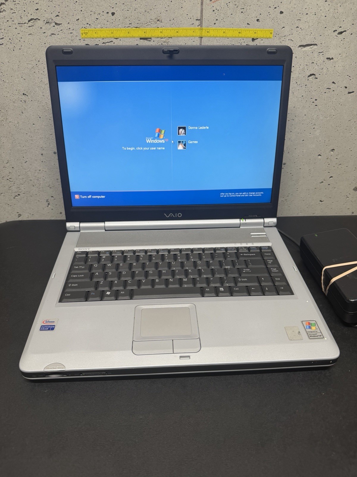 Sony VAIO 15.4” Laptop Intel Pentium 4 3.06GHz 512MB RAM PCG-K33/PCG-9S1L READ
