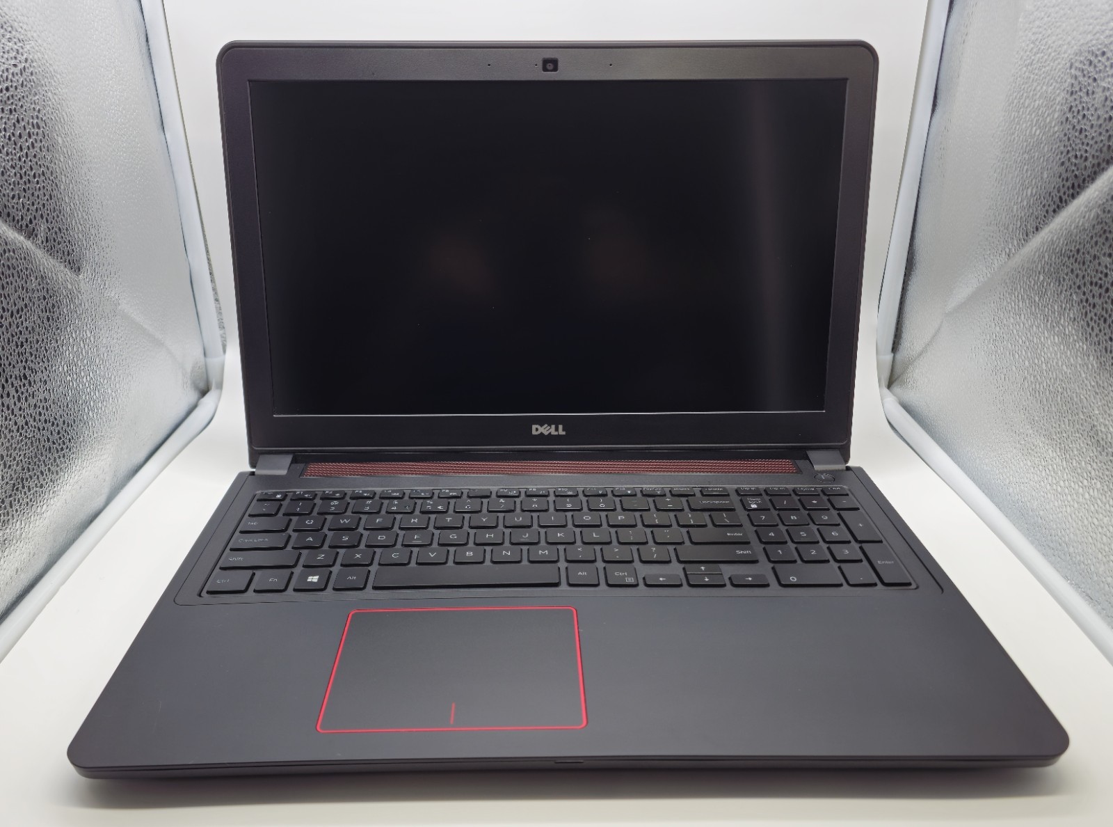 Dell Inspiron 15 5577 | i7-7700HQ | 1TB NVME | 16GB RAM | GTX 1050 | Win 11 Home