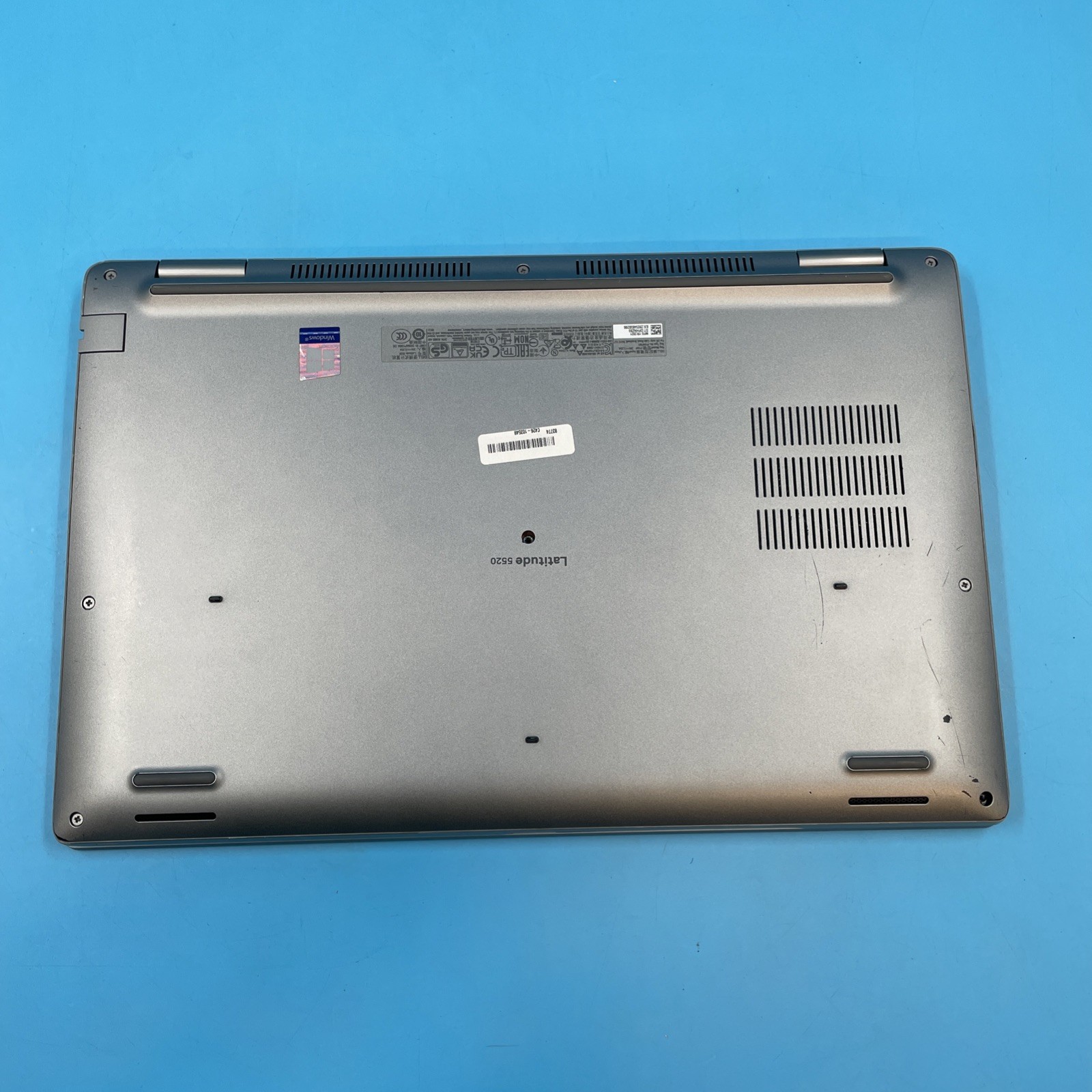 Dell Latitude 5520 | i7-1165G7 | 8GB RAM | 256GB SSD | NO OS | 53% BATTERY
