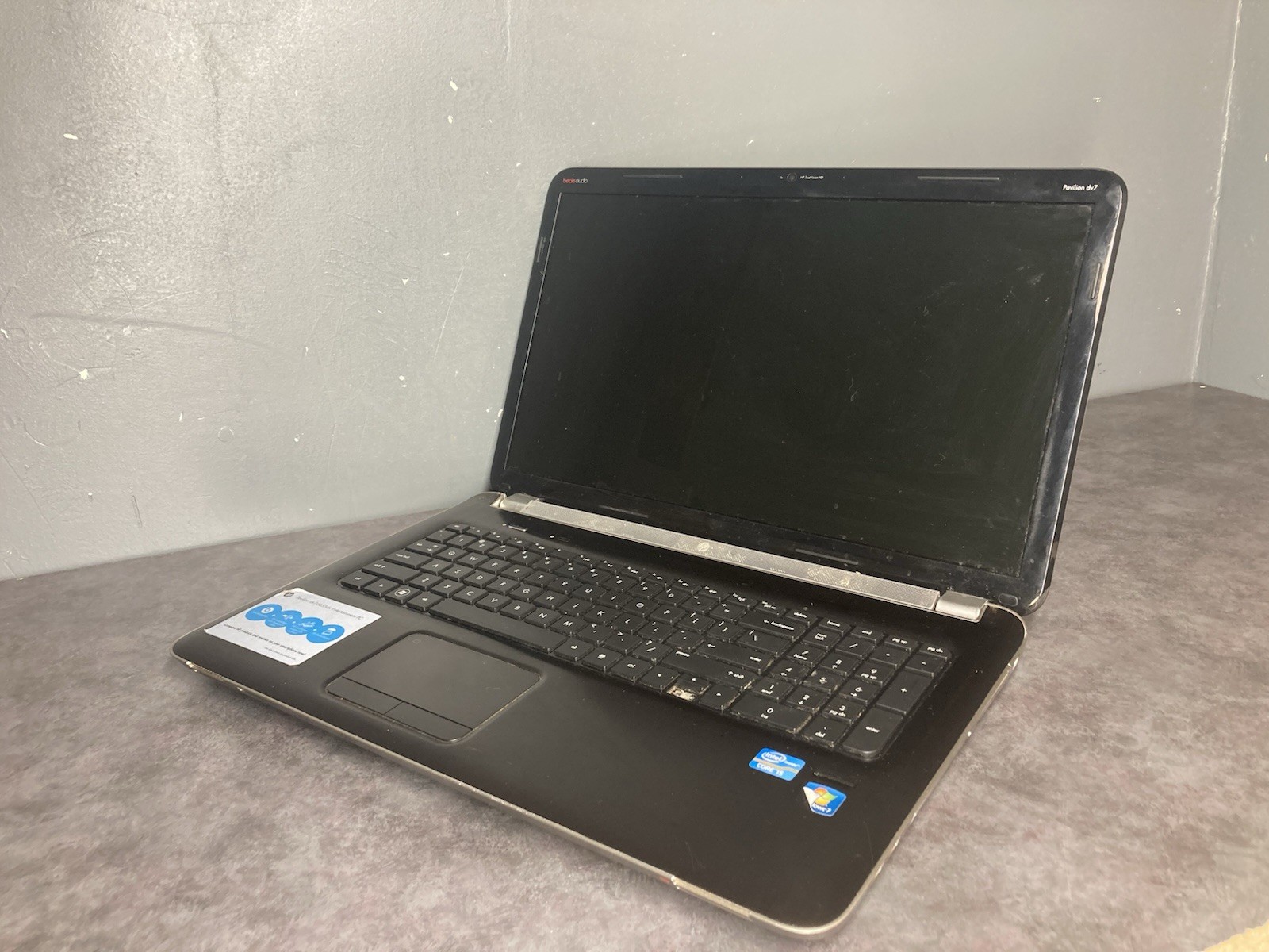 HP Laptop Intel Core I5. No Ram, SSD/HDD, OS, Or Batterie.