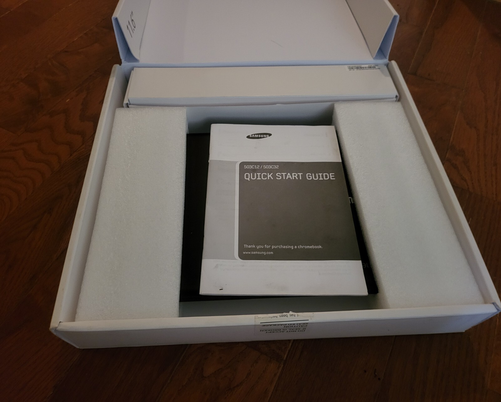 SAMSUNG XE503C12-K01US 11.6″ CHROMEBOOK 2 COMPUTER With Box Mouse Manual Charge