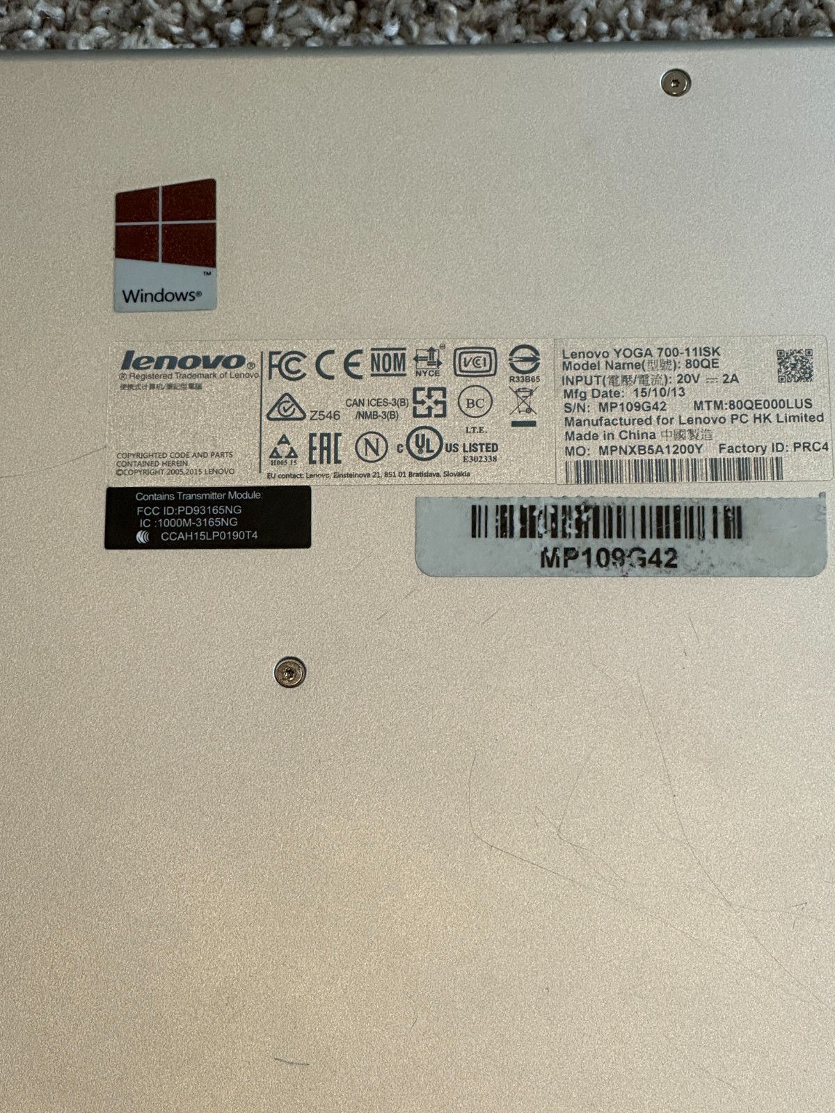 LENOVO YOGA 700-11isk 2in1, Silver , 8GB Ram Windows 10, with Power Cord