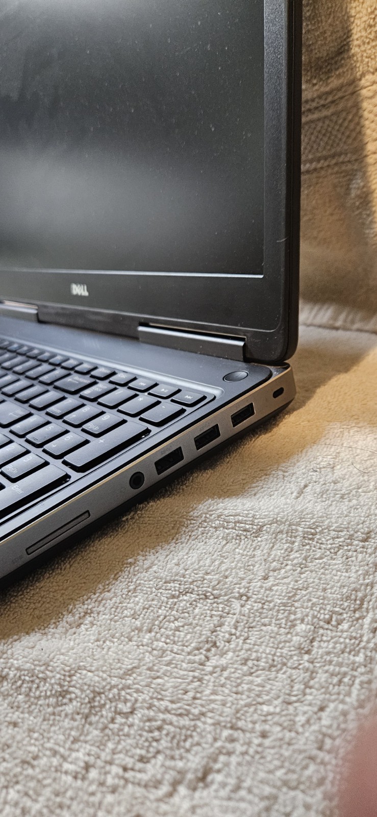 Dell Precision 7250 6th Gen i7, 8GB RAM, No HD, No Charger