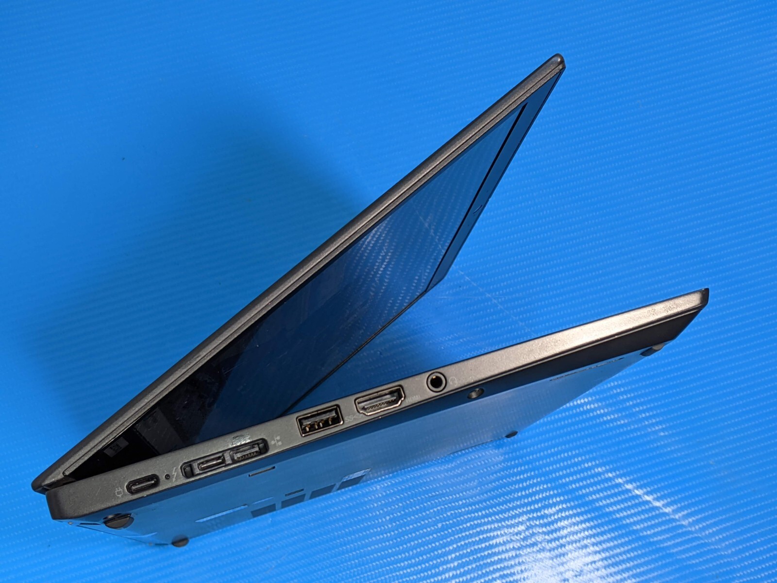 Lenovo ThinkPad X390 13.3″FHD i5-10210U 1.6GHz 8GB 256GB SSD Win 11 Pro +Charger