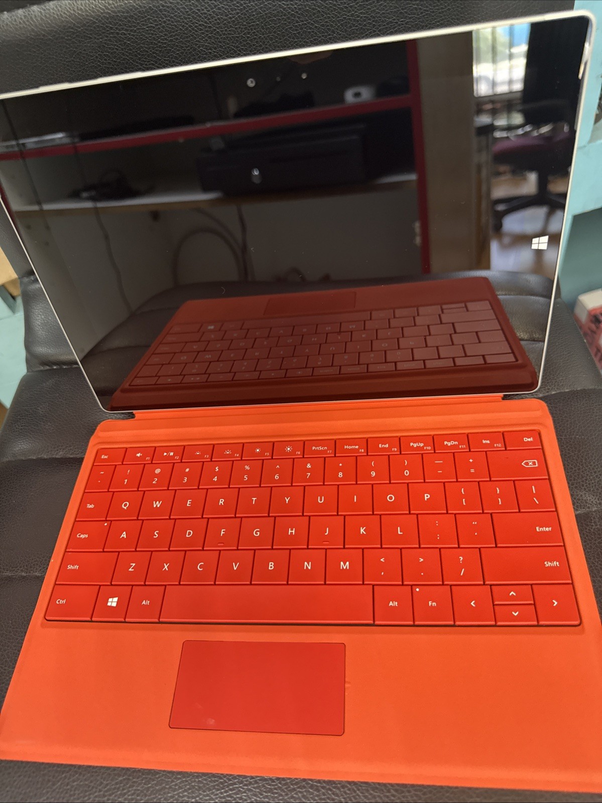 (Model: 1645) Microsoft Surface 3 64GB/w Keyboard (AS-IS)(FOR PARTS ONLY!)