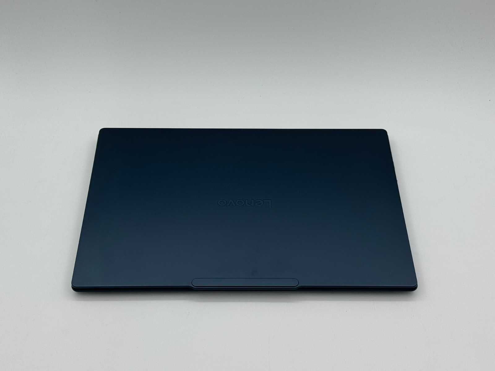 Lenovo Yoga Slim 7x 14.5″ 3K OLED Touch Snapdragon X Elite 32GB 1TB Blue