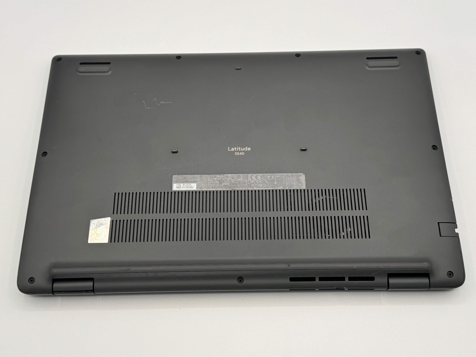 Dell Latitude Laptop 3540 14″ i5 16GB 256GB Gray P170G