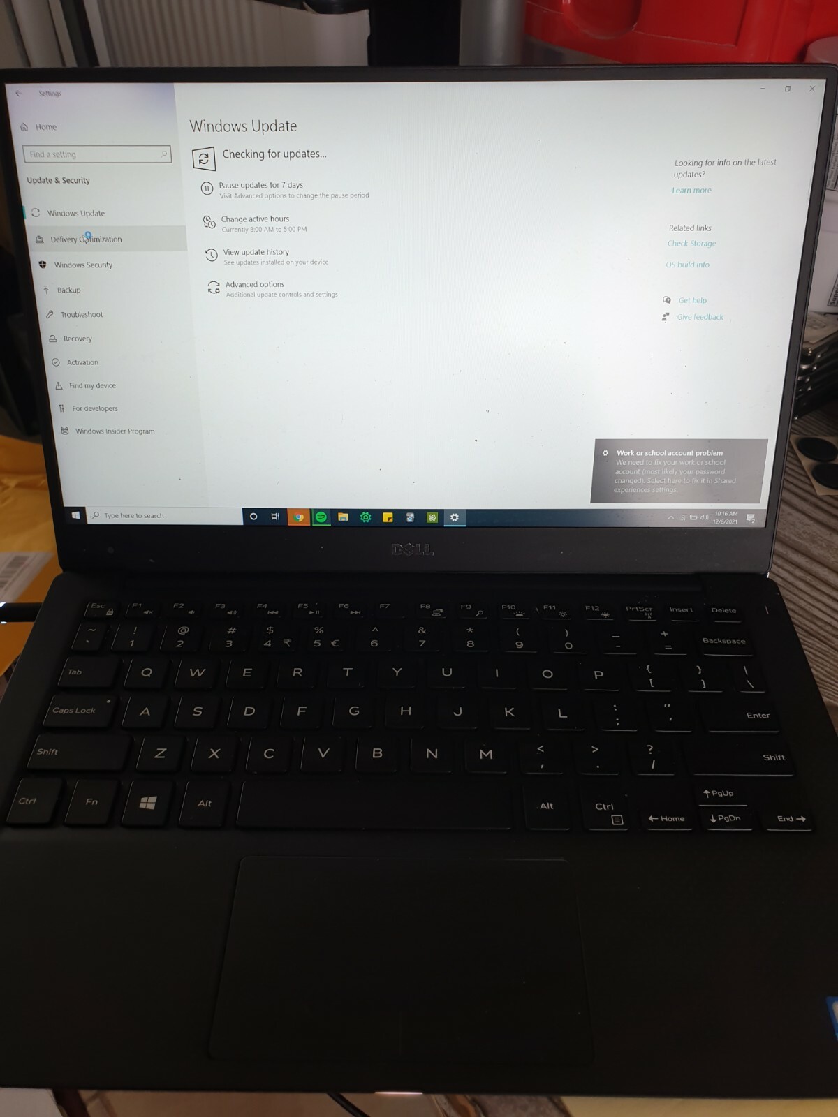 Dell XPS 13 9360 Quad Core i7-8550U 1.80 GHz 8GB RAM 256GB SSD UHD 620 Win10