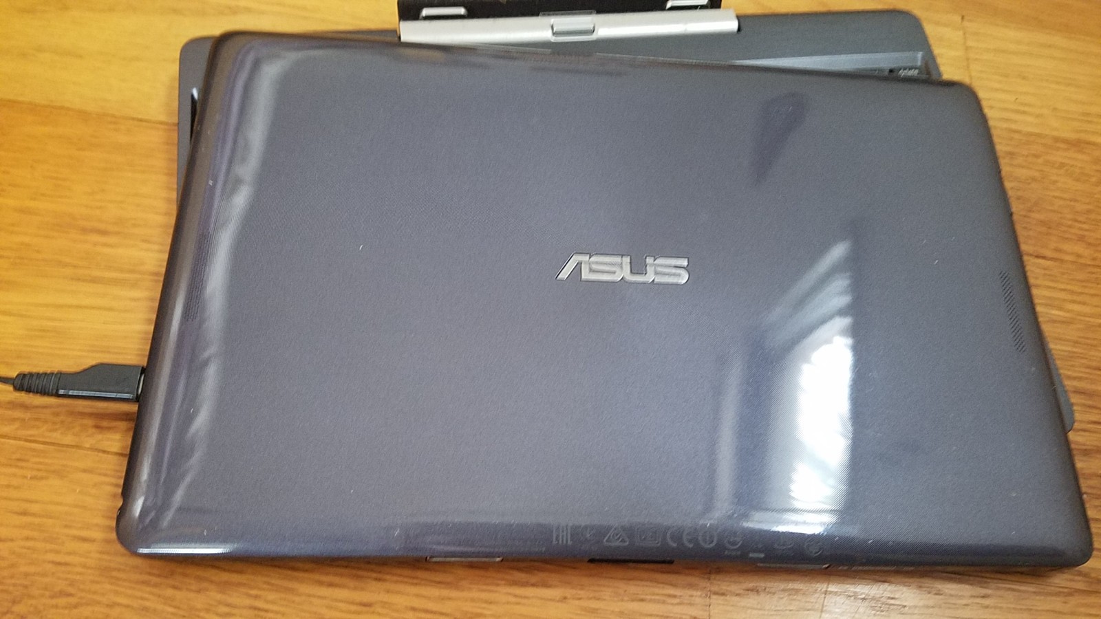 ~ CHINESE ENGLISH ASUS T100TA Intel Atom Z3720 1.33GHz 2GB RAM Win8.1 w/ Adapter