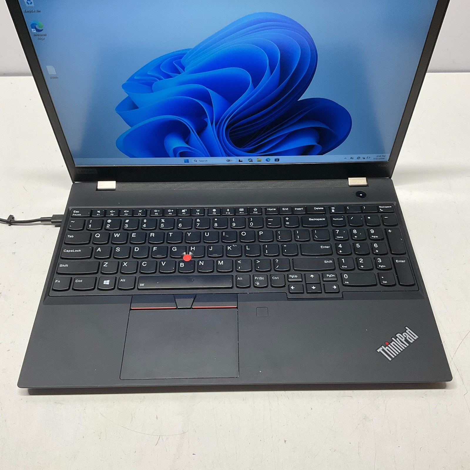 Lenovo ThinkPad T590 i7-8565U 8GB RAM 256GB SSD Windows 11 Pro 15.6″ Laptop