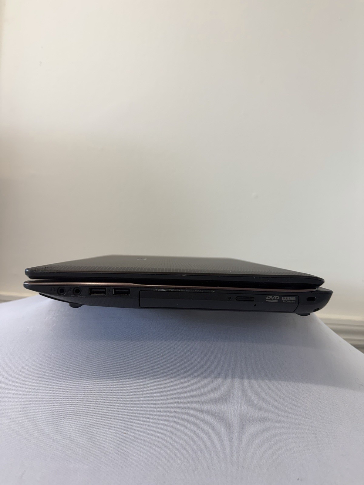 Asus K53E Laptop – Good Screen – Intel i5-2450M – Read Des