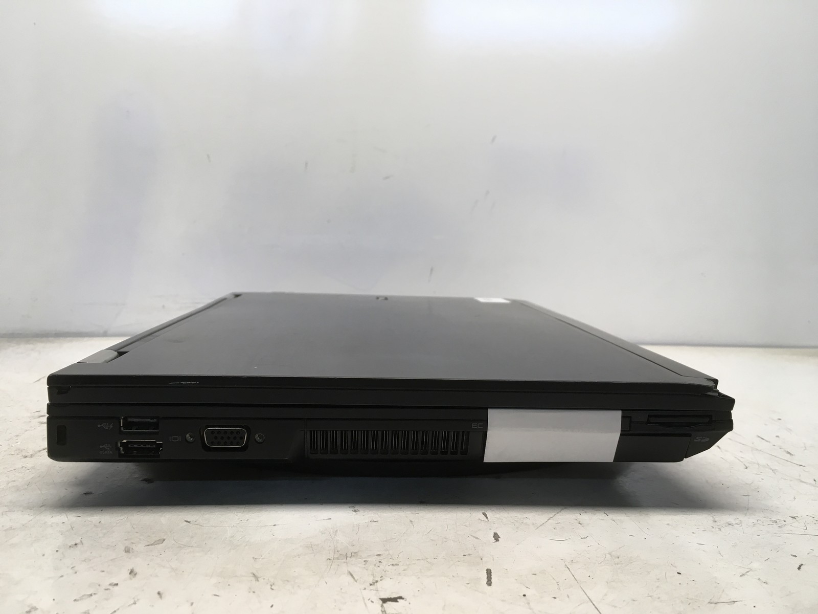 Dell Latitude E6500 Intel Core 2 Duo P8400 2.26GHz 4 GB NO HDD No Batt
