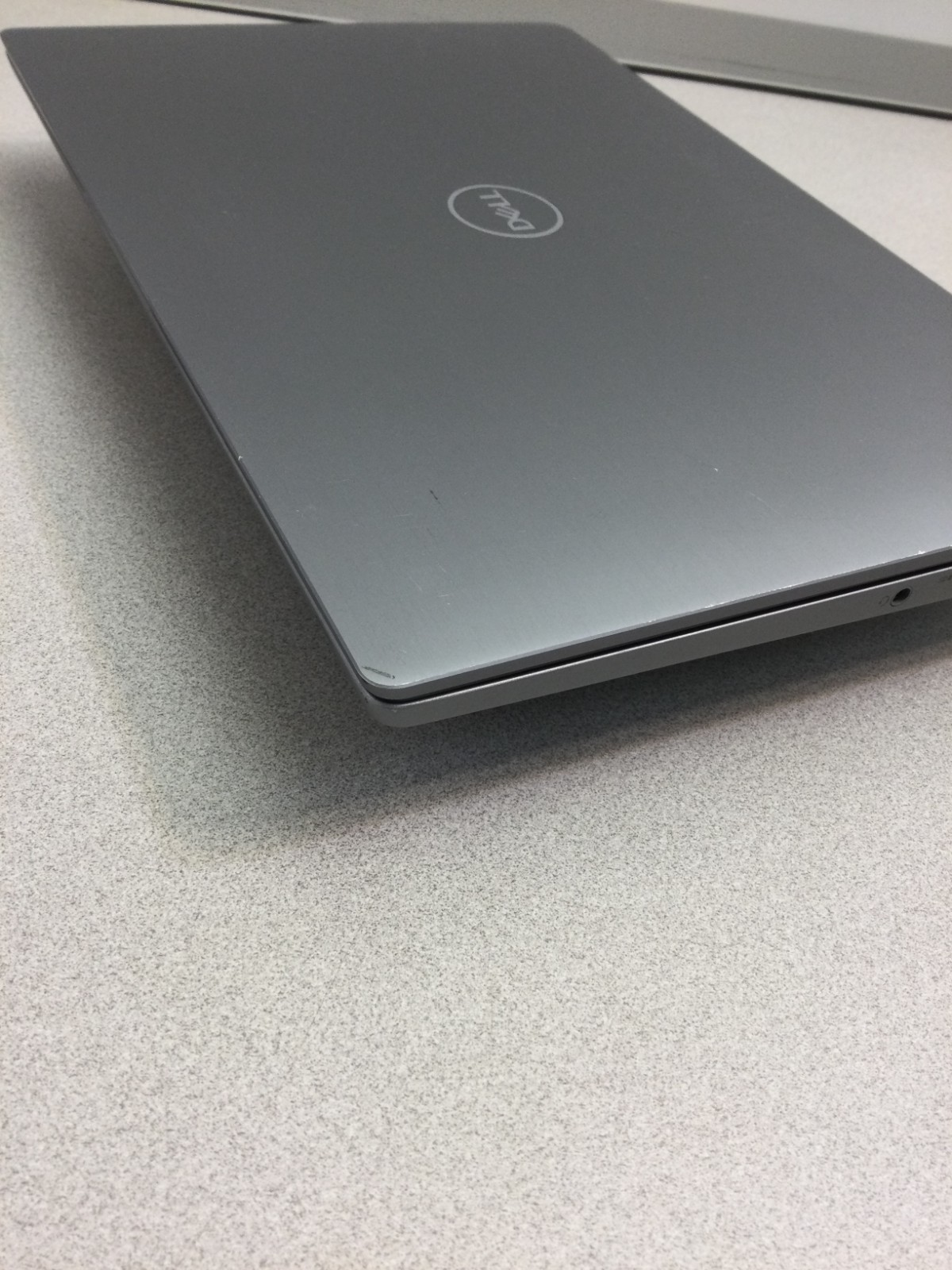 Dell Latitude 13 5300 13.3″(256GB SSD, Core i7-8665U, 1.90GHz, 16GB…