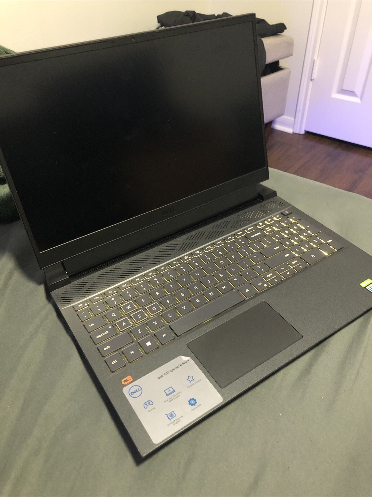 dell g15 gaming laptop i7 Nvidia 3050 512gb Of Space – Comes with charger.