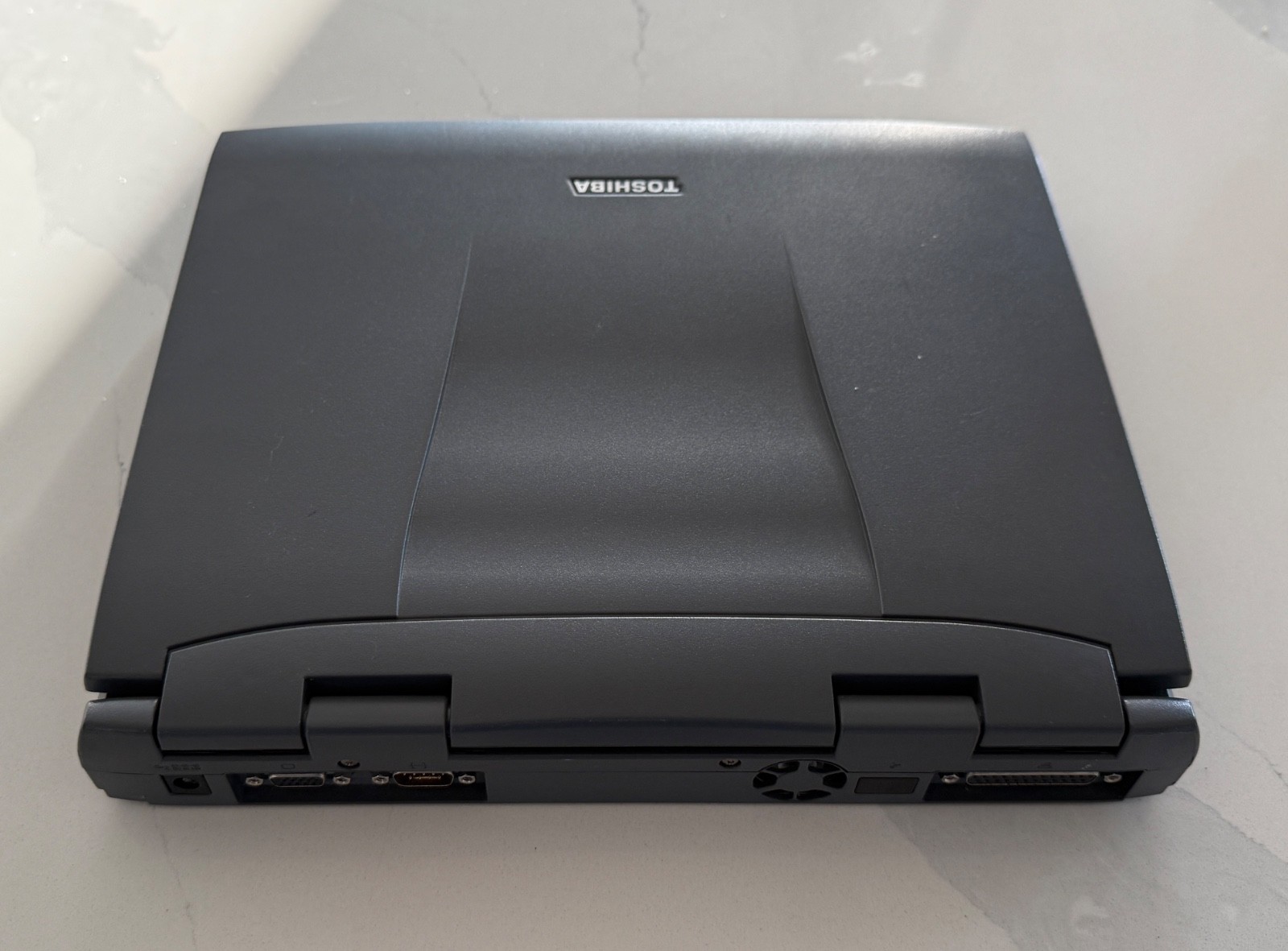 Toshiba Satellite 2520CDS Laptop (Vintage, 1999), AMD K6-2 300 processor