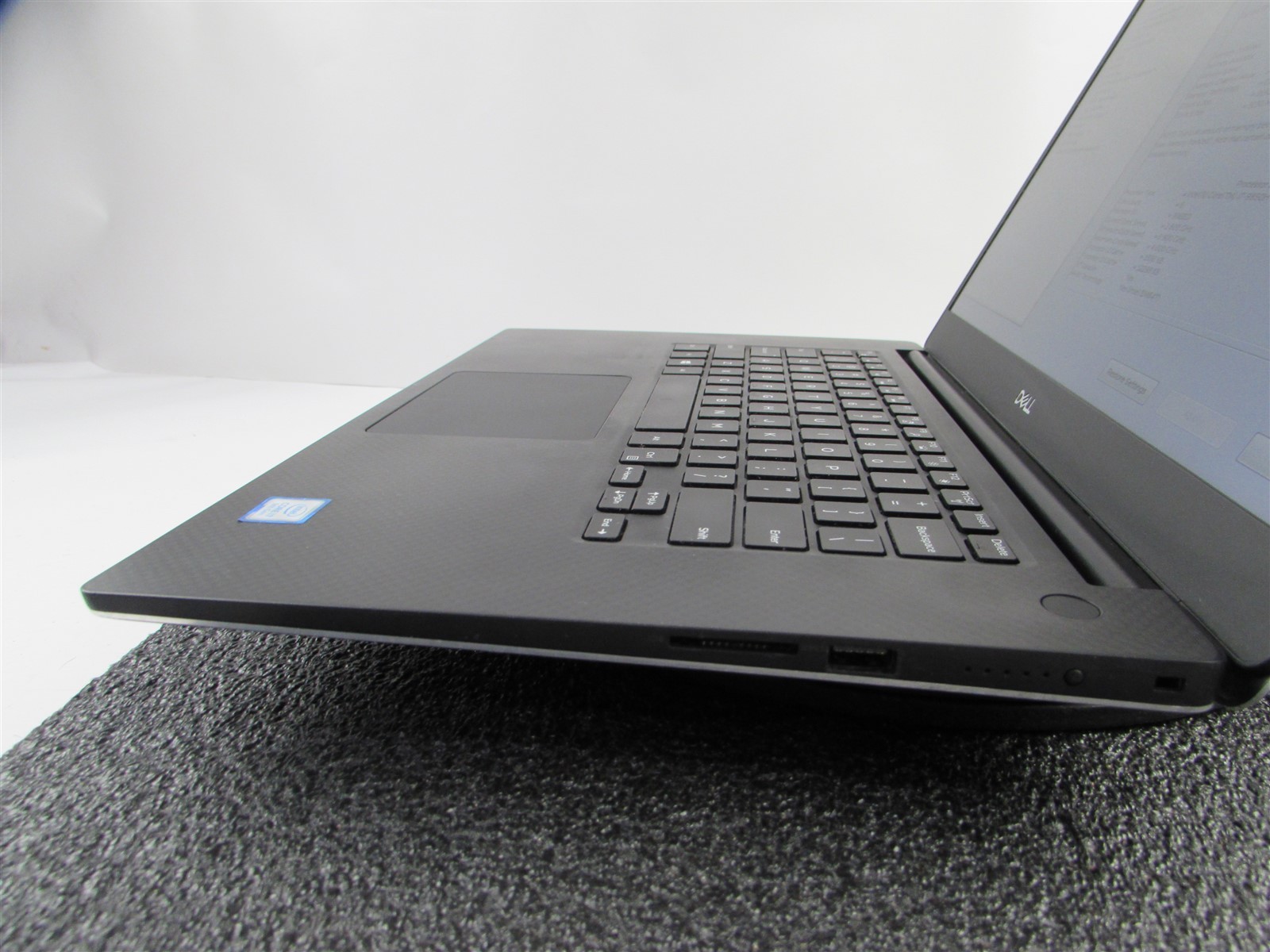 DELL PRECISION 5540 1920X1080 FHD I7-9850H 512GB SSD 16GB RAM T2000 NO O.S