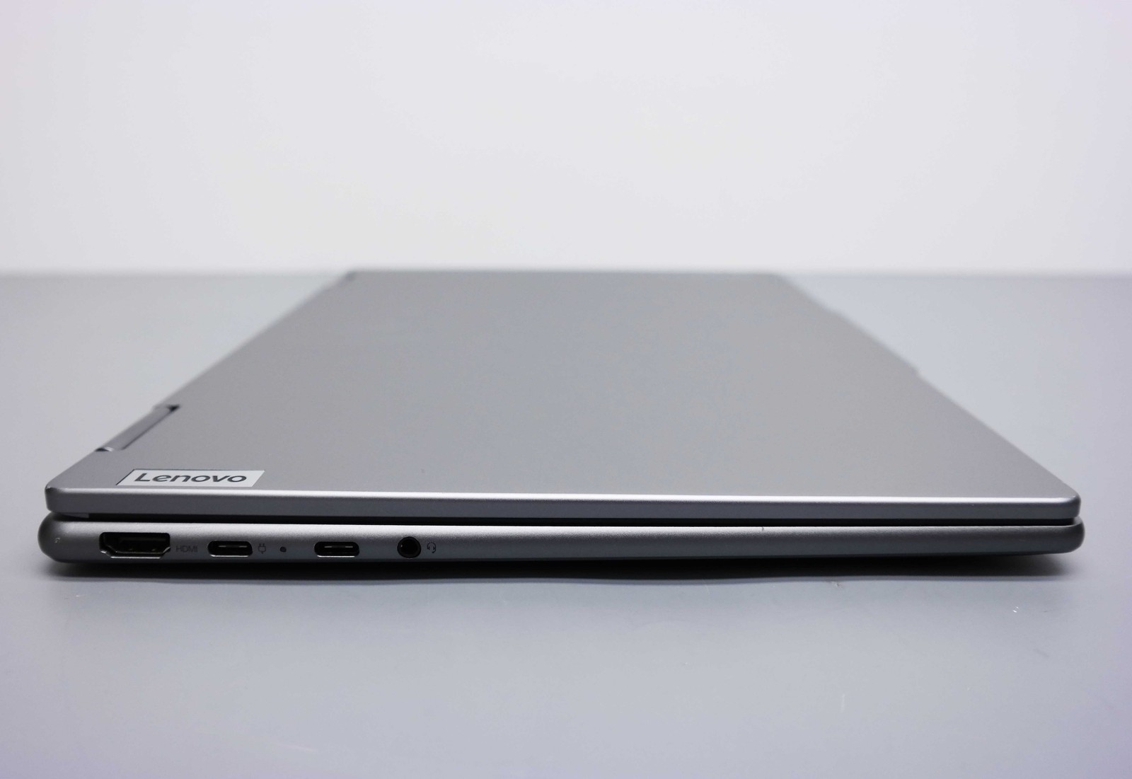 Lenovo Yoga 7 2-in-1 14″ AMD Ryzen 5 8640HS 8GB 512GB SSD