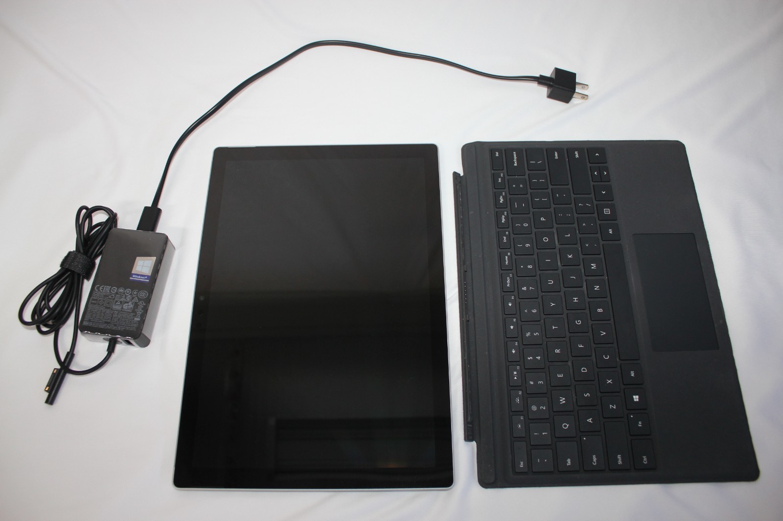 Microsoft Surface Pro 6 – Bundle -i5 Quad Core, 256GB SSD/8Gb RAM, Win 11 Pro