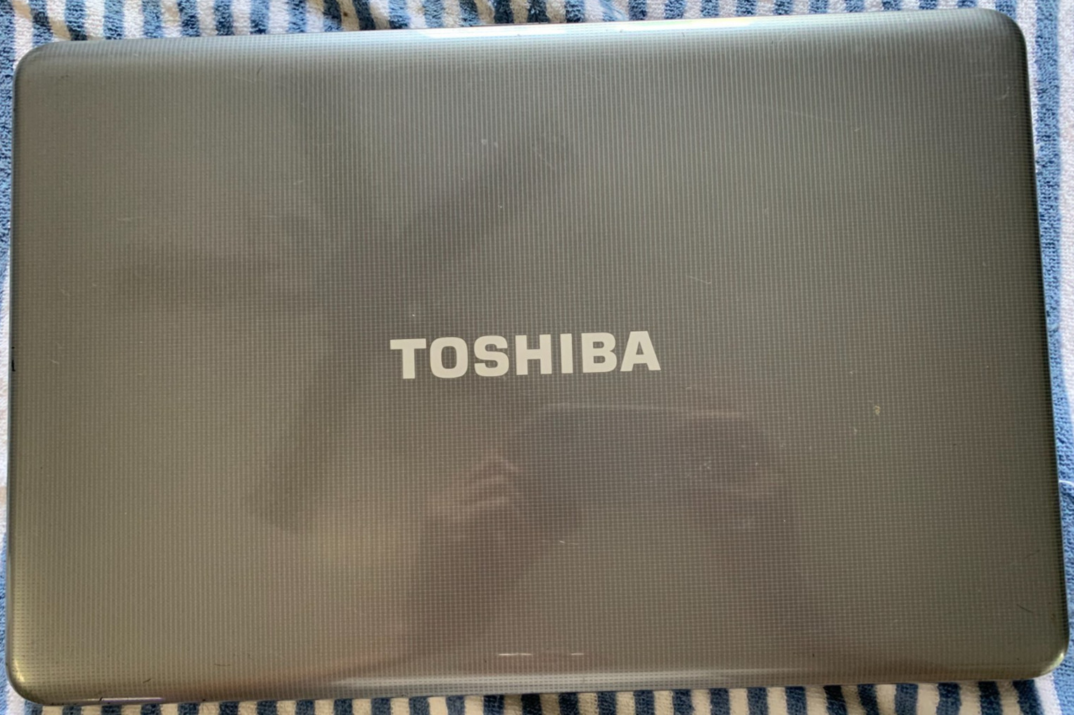Toshiba Satellite C875-S7341 Intel i3-2328M 2.20Ghz 4GB Ram Chg. Battery. No HDD