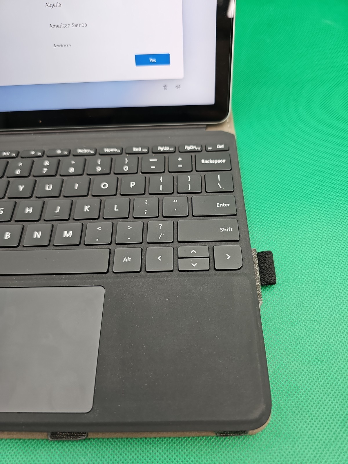 Microsoft Surface Go 3 10.5″ Intel Pentium Gold 6500 128GB SSD 8GB RAM Intel UHD
