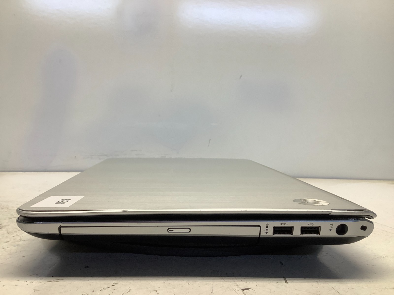 HP Pavilion M6-1045DX Intel i5-3210M 2.5GHz 8 GB NO HDD No Batt