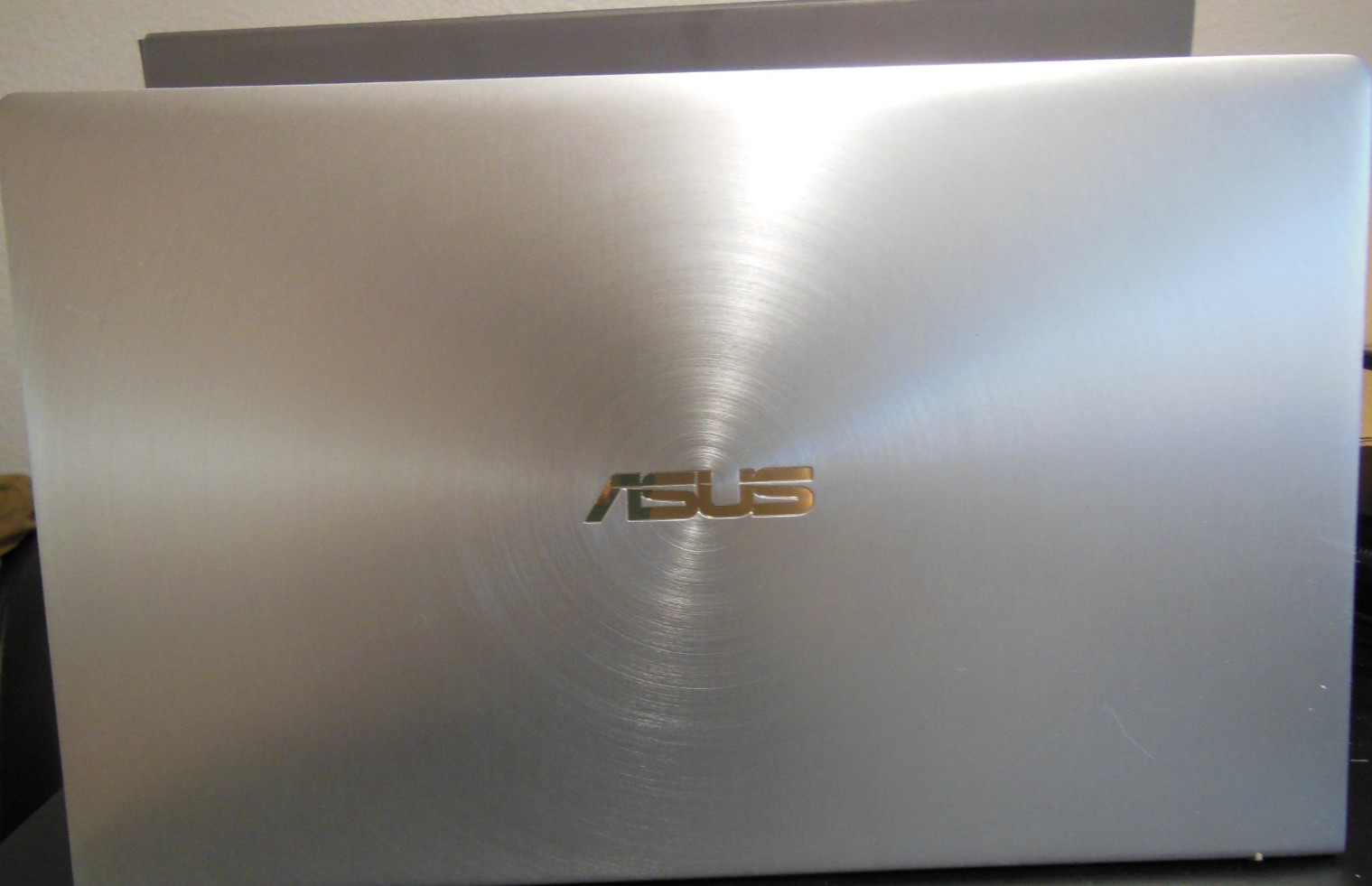 ASUS ZenBook 14 3DIR camera,ultrafast PCIe SSD,Military grade quality great shap