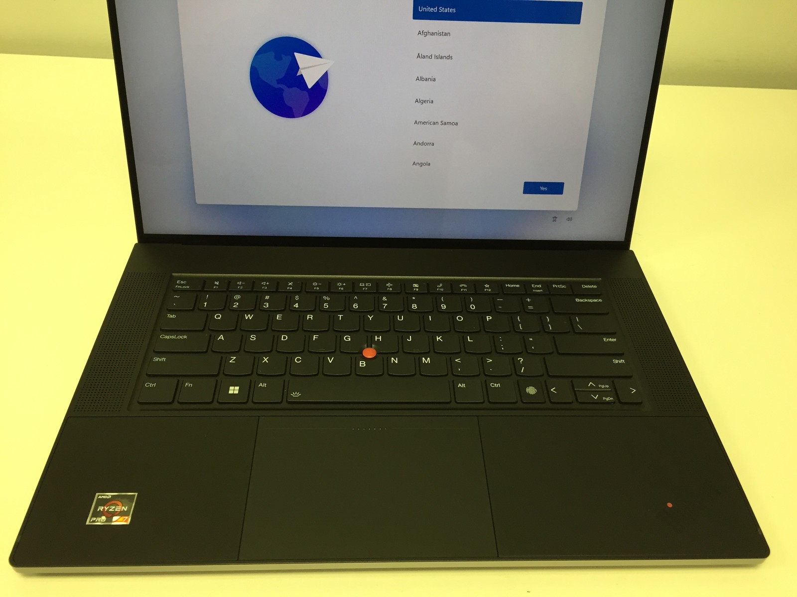 Lenovo ThinkPad Z16 Gen 1 21D4001WUS – AMD Ryzen 7 PRO 6850H 16GB RAM, 512GB SSD
