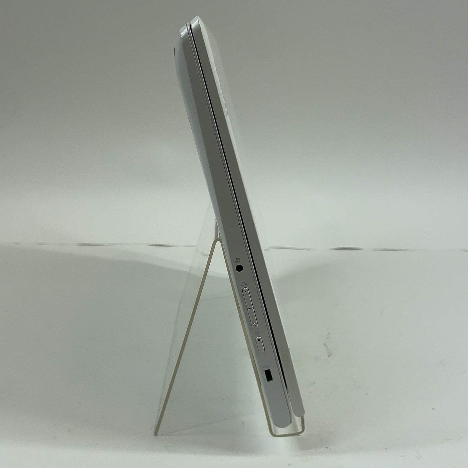 Lenovo Chromebook C330 11.6″ MT8173 2.1GHz 4GB RAM 32GB HDD