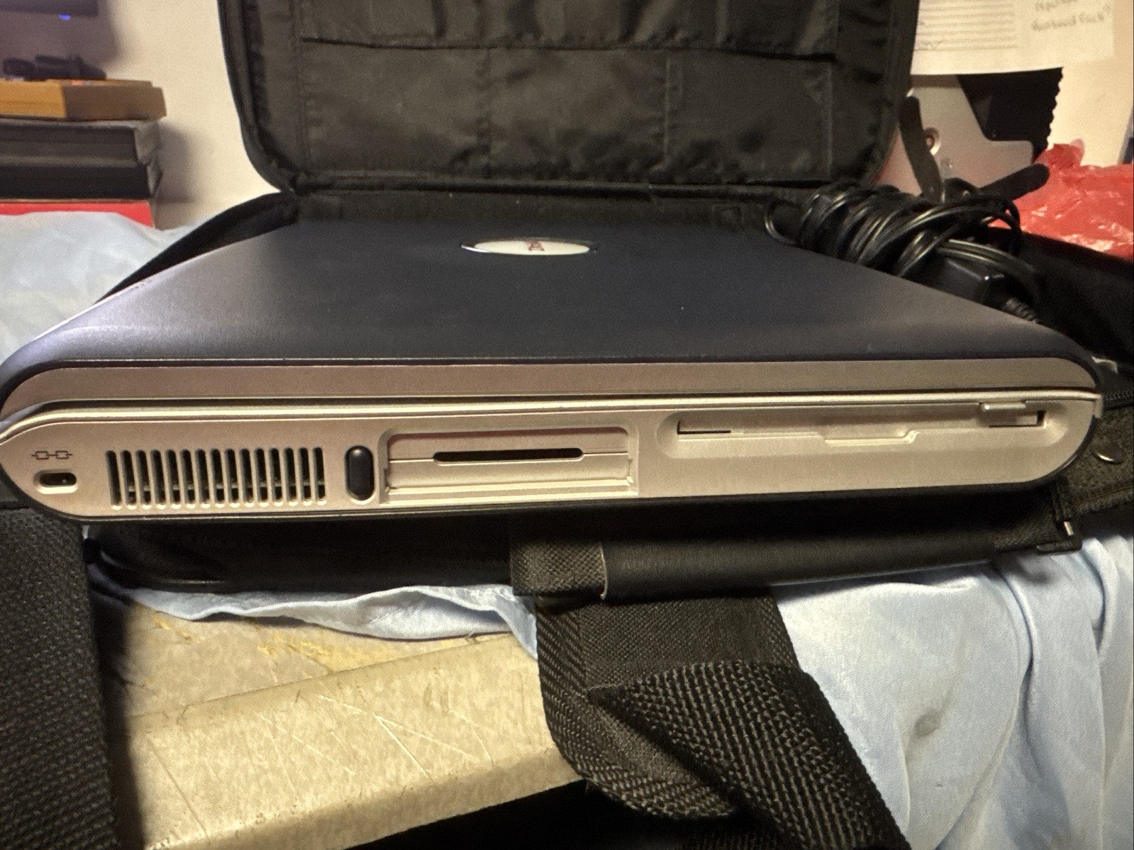 COMPAQ PRESARIO 700 14,1″ AMD DURON 600 MHz 400 MB RAM 20GB HDD WINDOWS XP !!