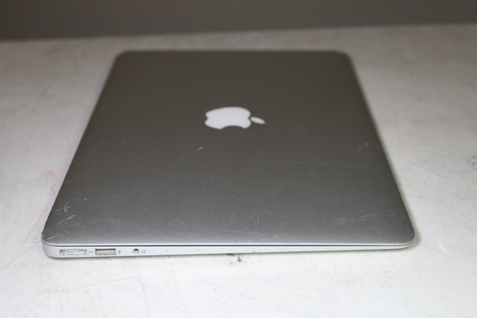 MacBook Air (A1466) Intel(R) Core(TM) i5-5250U CPU @ 1.60GHz-4GB RAM-128GB SSD