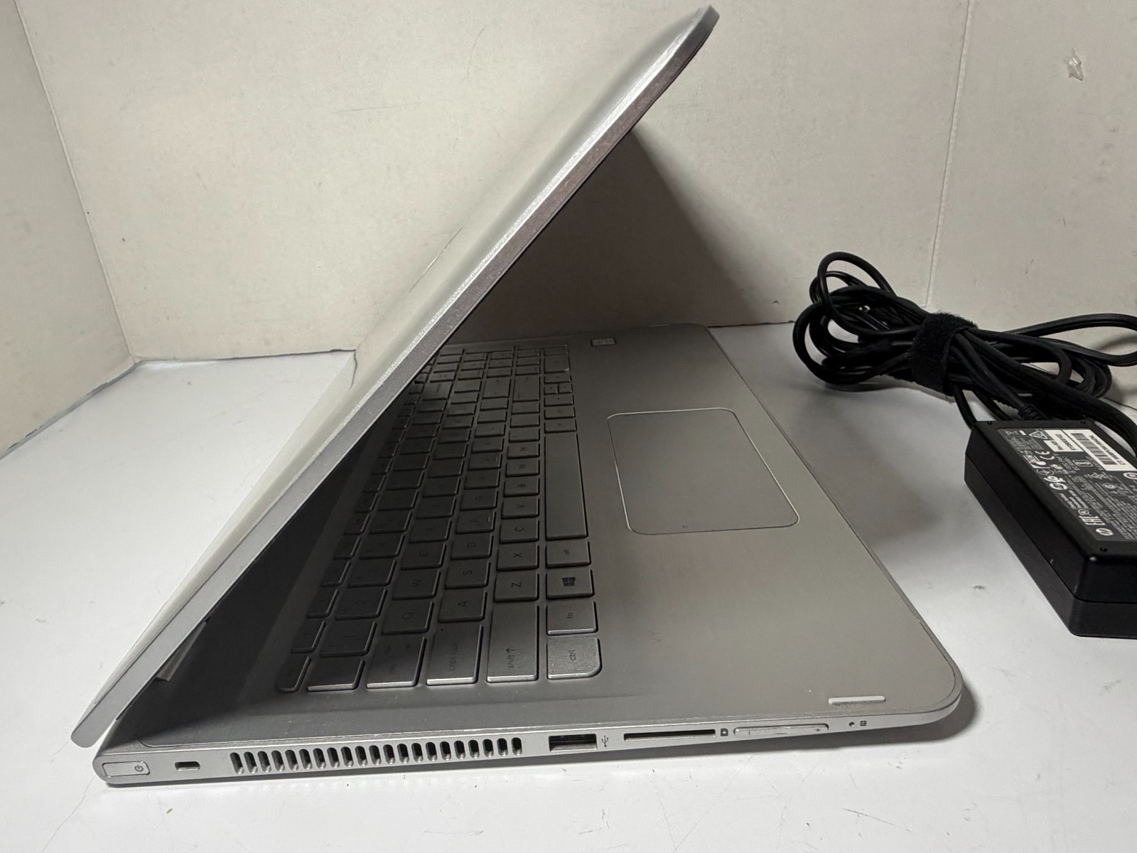HP Envy x360 M6 2-in-1 TOUCH 15.6″ i7-6500u 8GB 256GB SSD- M6-W105dx- READ!!!