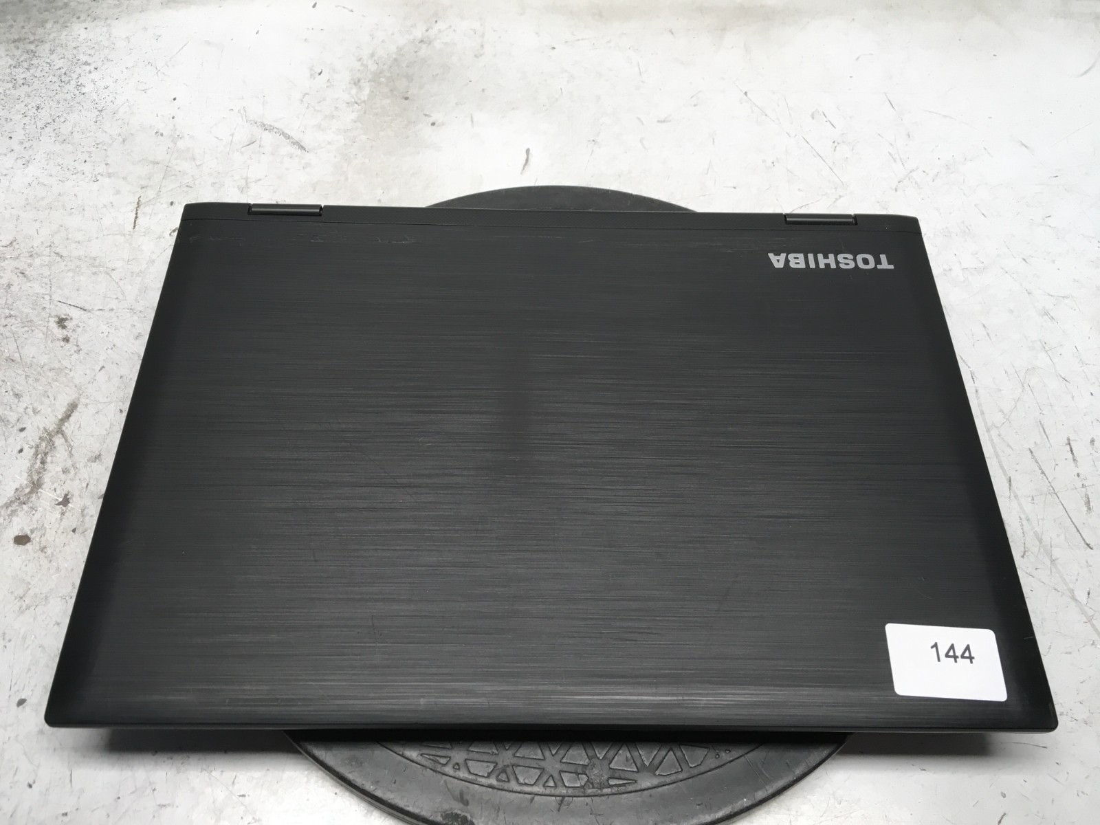 Toshiba Satellite E45W-C4200 Intel i3-5015U 2.1GHz 6 GB NO HDD