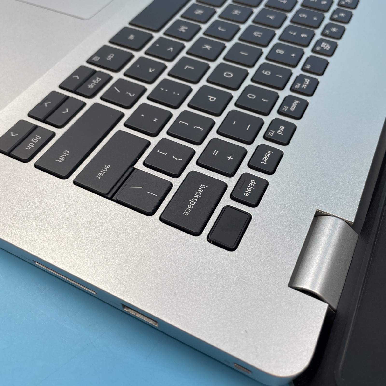 Dell Inspiron 5493 | i5-1035G1 | 8GB RAM | 256GB SSD | WIN 11 PRO | 79% BATT