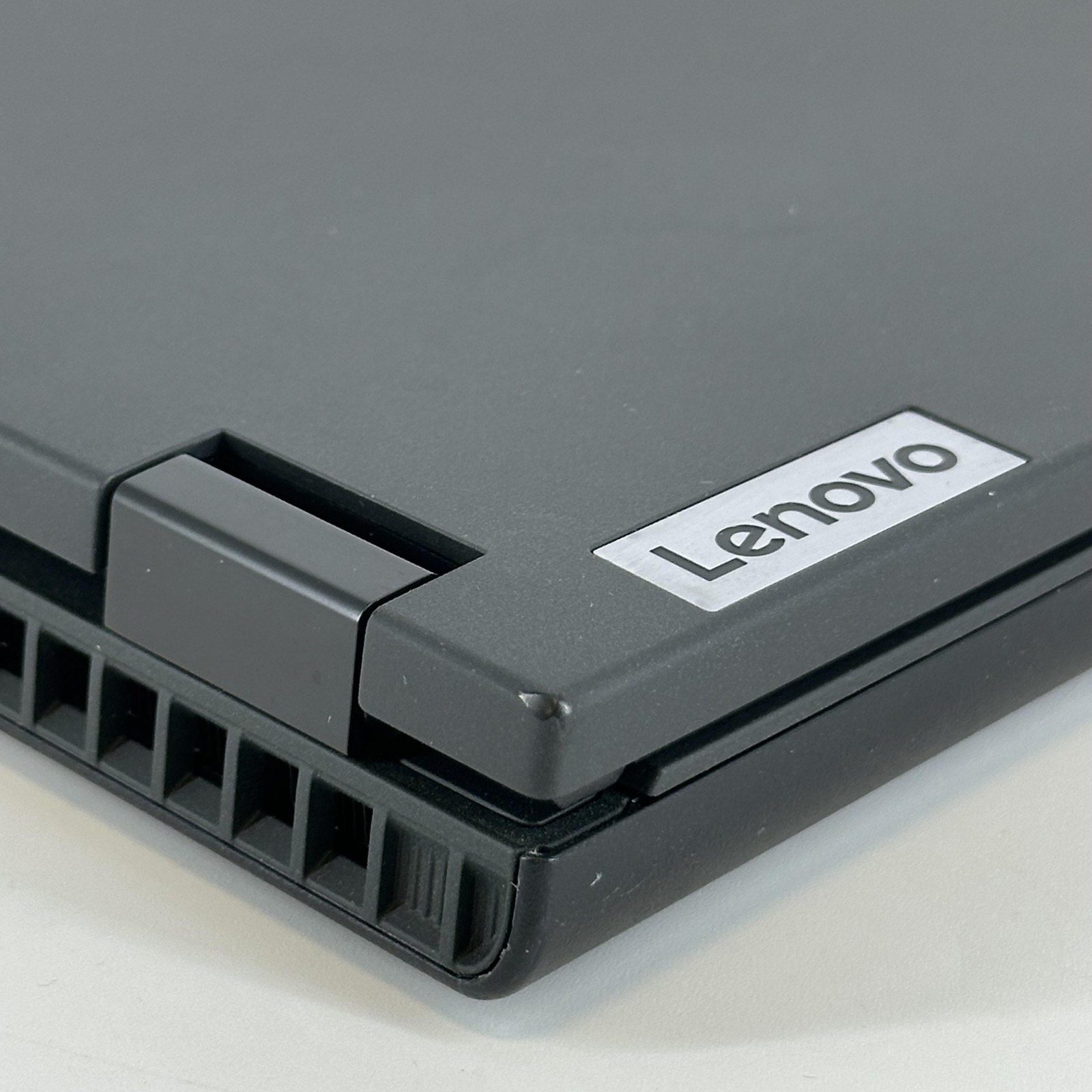 Lenovo ThinkPad P16v Gen 2 UHD+ 1.4 GHz Ultra 7 155H 32GB 2TB SSD RTX 1000 Ada