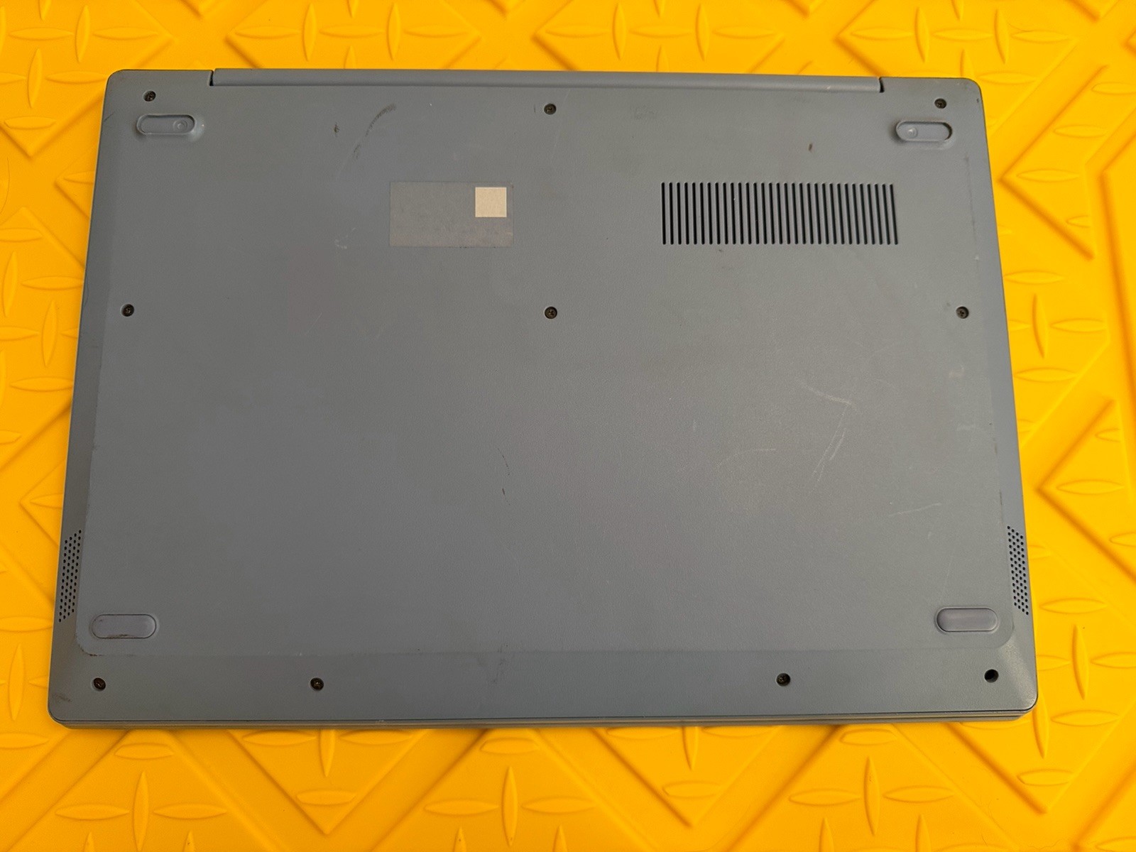 Lenovo IdeaPad 1 14IGL7 14″ Pentium Silver N5030 1.1GHz 4GB RAM No SSD
