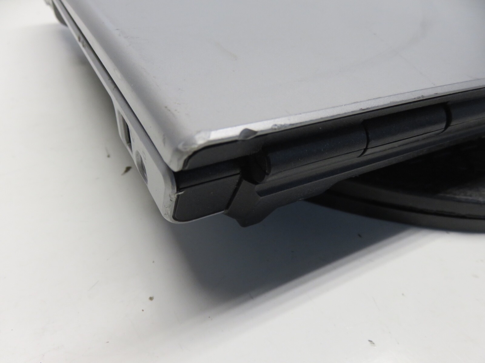 HP Pavilion DV5000 Intel T2300 1.66GHz 2 GB NO HDD No Batt
