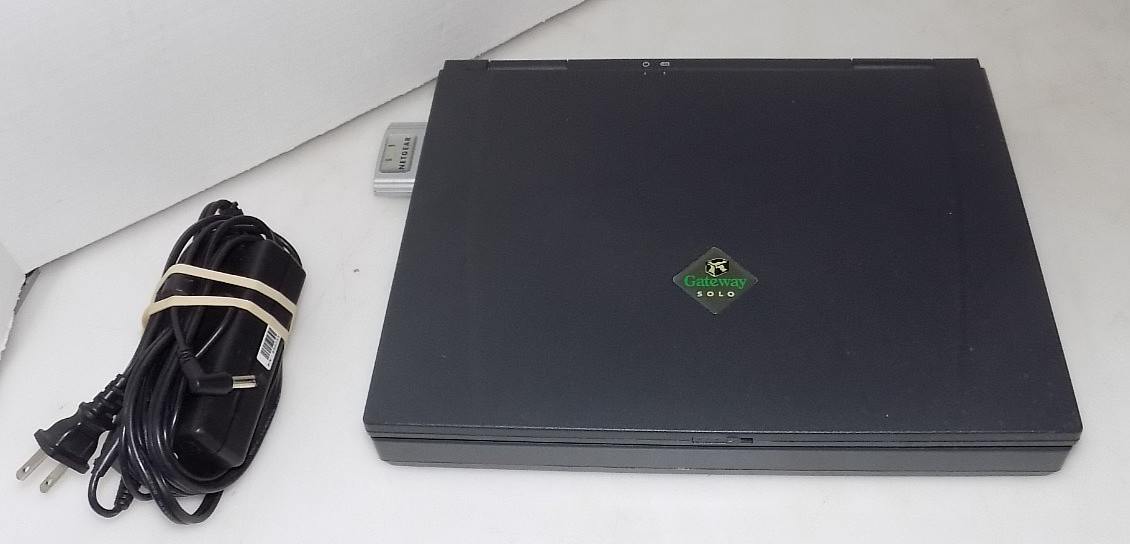 GATEWAY SOLO 1100 NOTEBOOK 12.1 SCREEN, WIRELESS PCMCIA, CD-ROM,3.5″ FDD CELERON