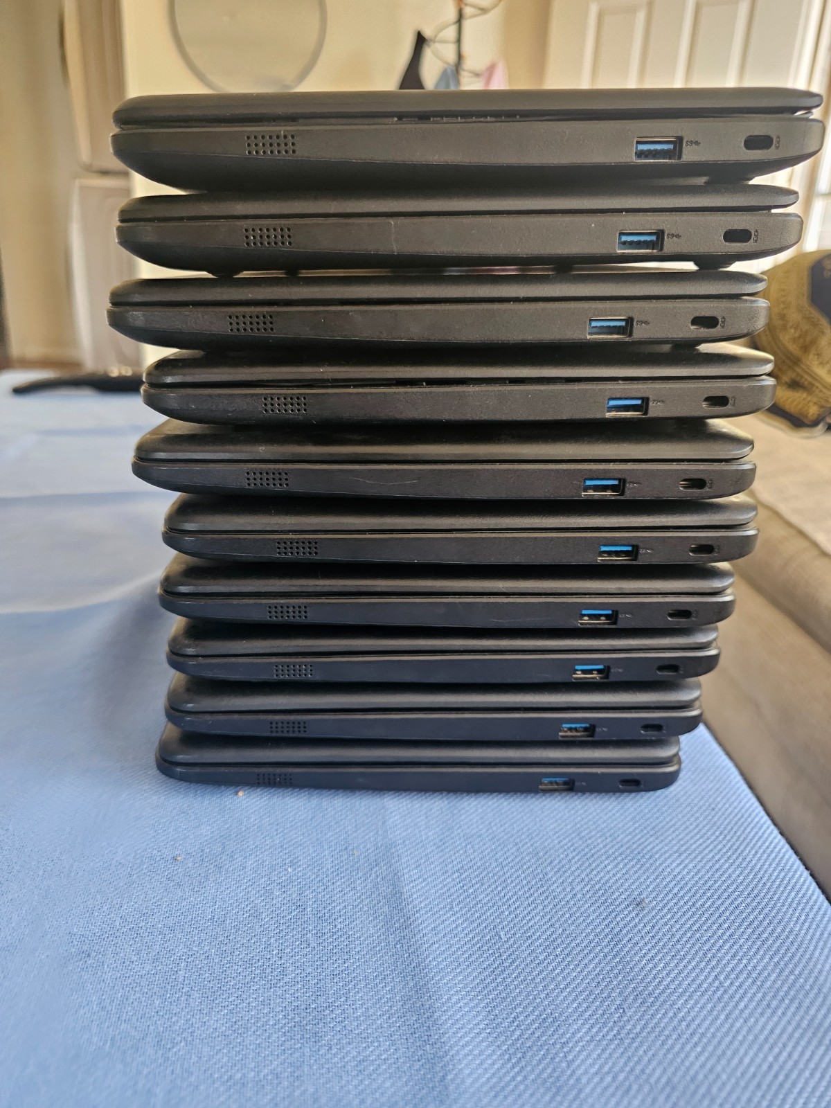 Lot of 10 Lenovo N23 11.6″ 80YS Chromebook – NO SCREEN – FOR PARTS / REPAIR ONLY