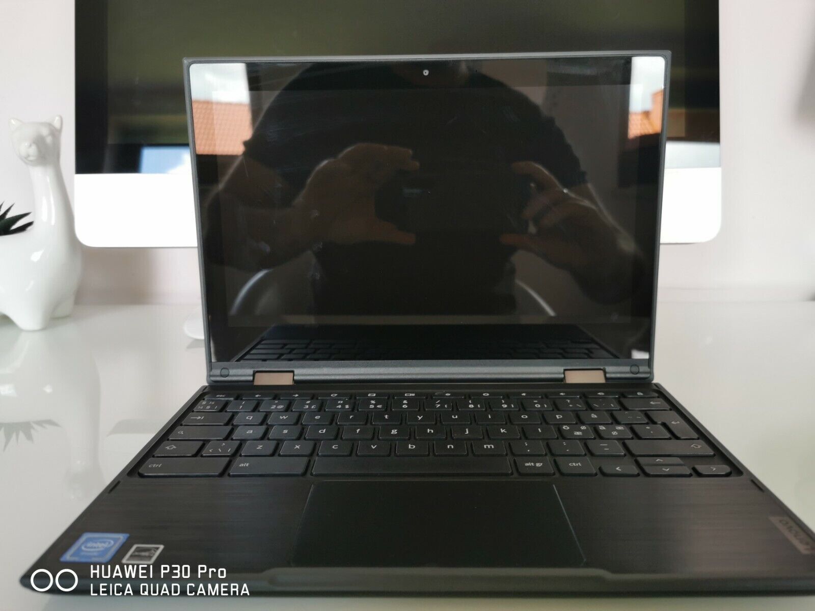 Lenovo Chromebook 300e 4GB 32GB Gen.2 Touch Function WebCam 2 in 1 Laptop + Tablet