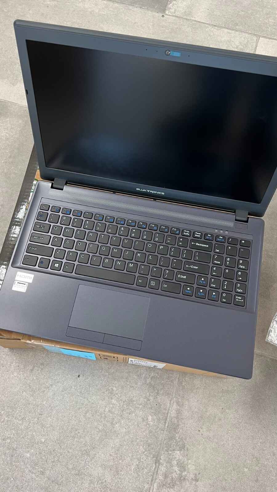 Eluktronics W650RZ1 15.6″ laptop i7 6700HQ 1080p Barebones